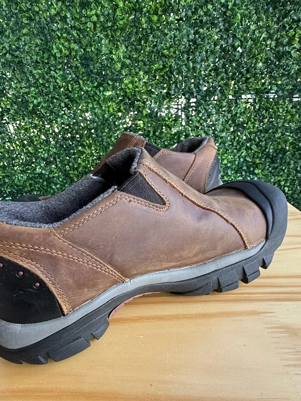KEEN Brixen Low Mens 8 Waterproof Insulated Leather Slip On Shoes